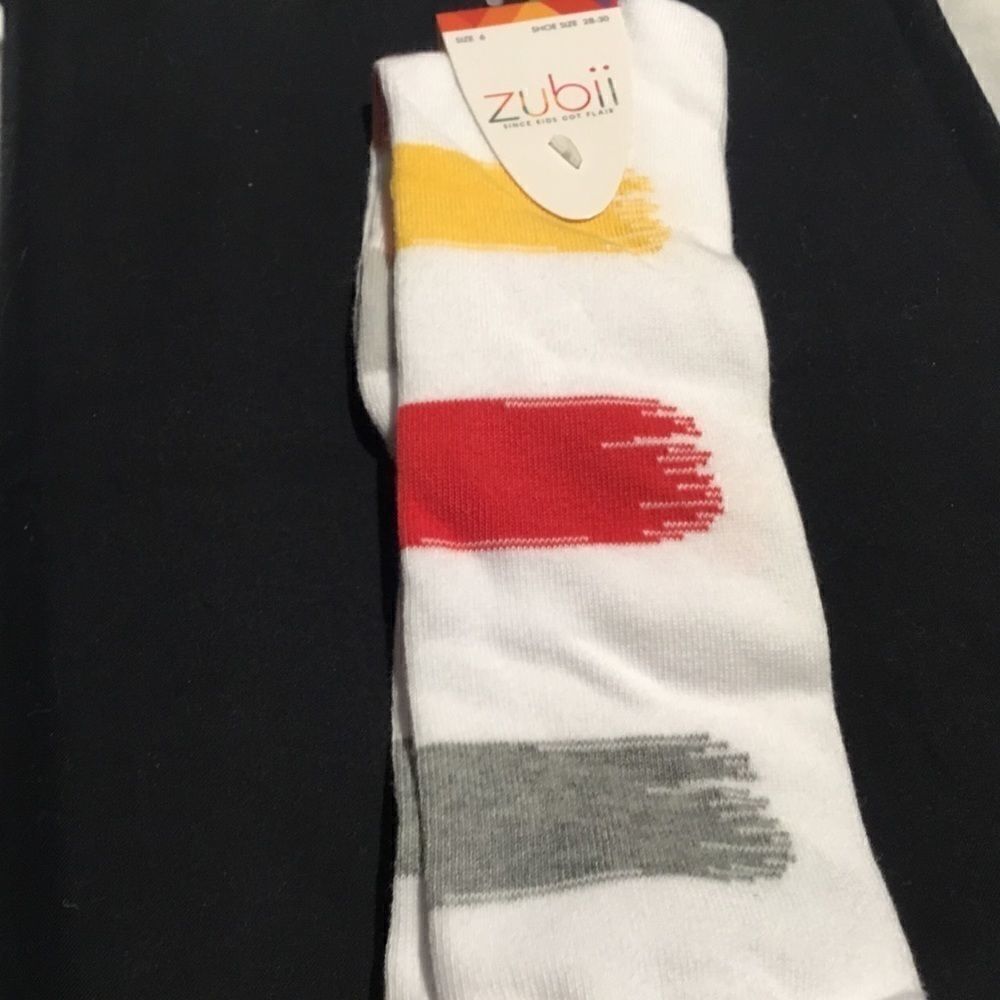 SALE. BUY 5/$10. NWT. Girls Knee Socks Sz 6.
